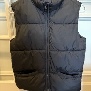 Old Navy youth puffer vest size LB